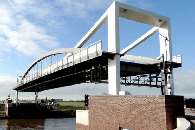 Brug Dorkwerd Onbedoeld uniek in zijn soort